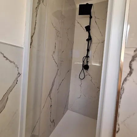 Acqua Amare شقة باري